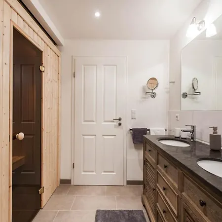 Weisse 1 2 Meerglueck * Büsum