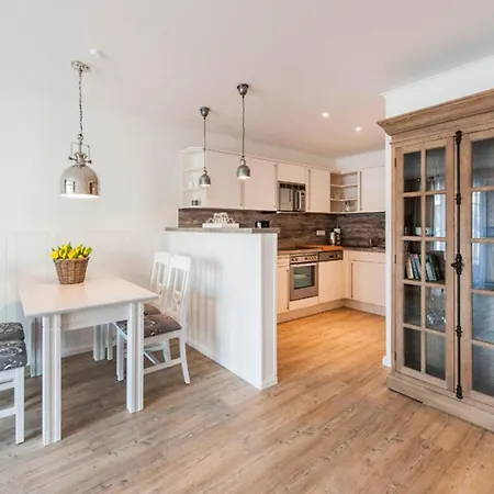 Weisse 1 2 Meerglueck * Büsum